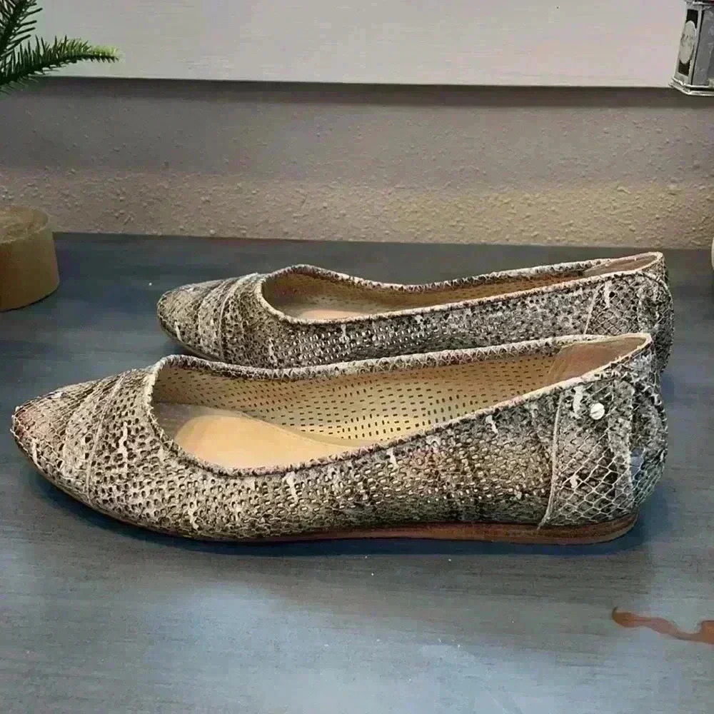 VINCE CAMUTO Women’s Flats - Picture 4 of 8